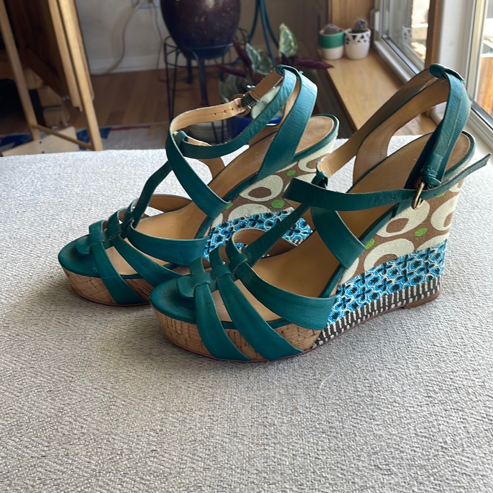 Nine West wedge with fun graphic pattern heel, sz 7